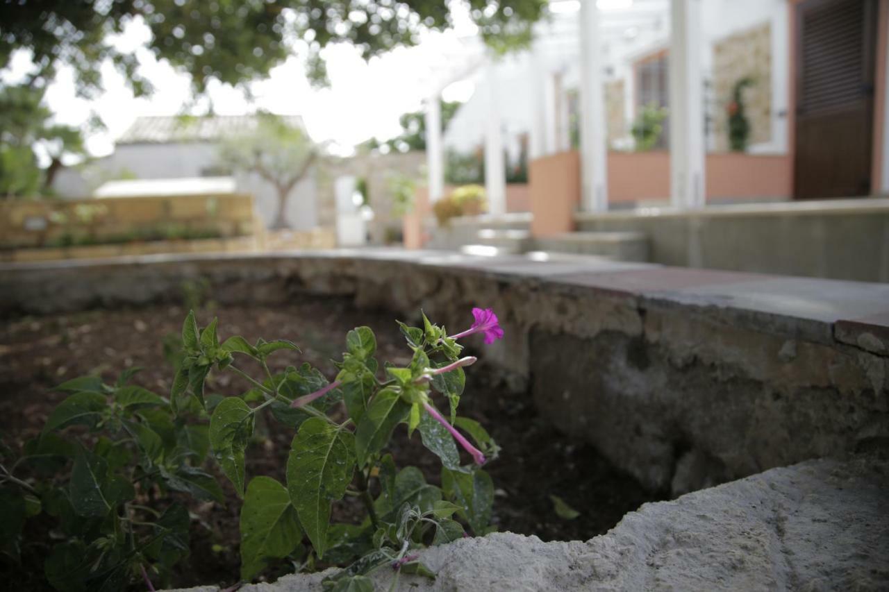 Antico Casale Sul Mare Villa Кустоначи Екстериор снимка